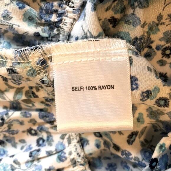 June and Delancey Liberty Floral Peplum Hem Tunic Woman’s Size Medium - Picture 3 of 8